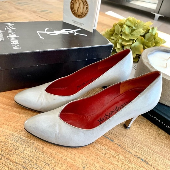 1970s Yves Saint Laurent Heels Leather Pointed
Toe 3" heels Vintage Size 6.5 - Picture 2 of 16